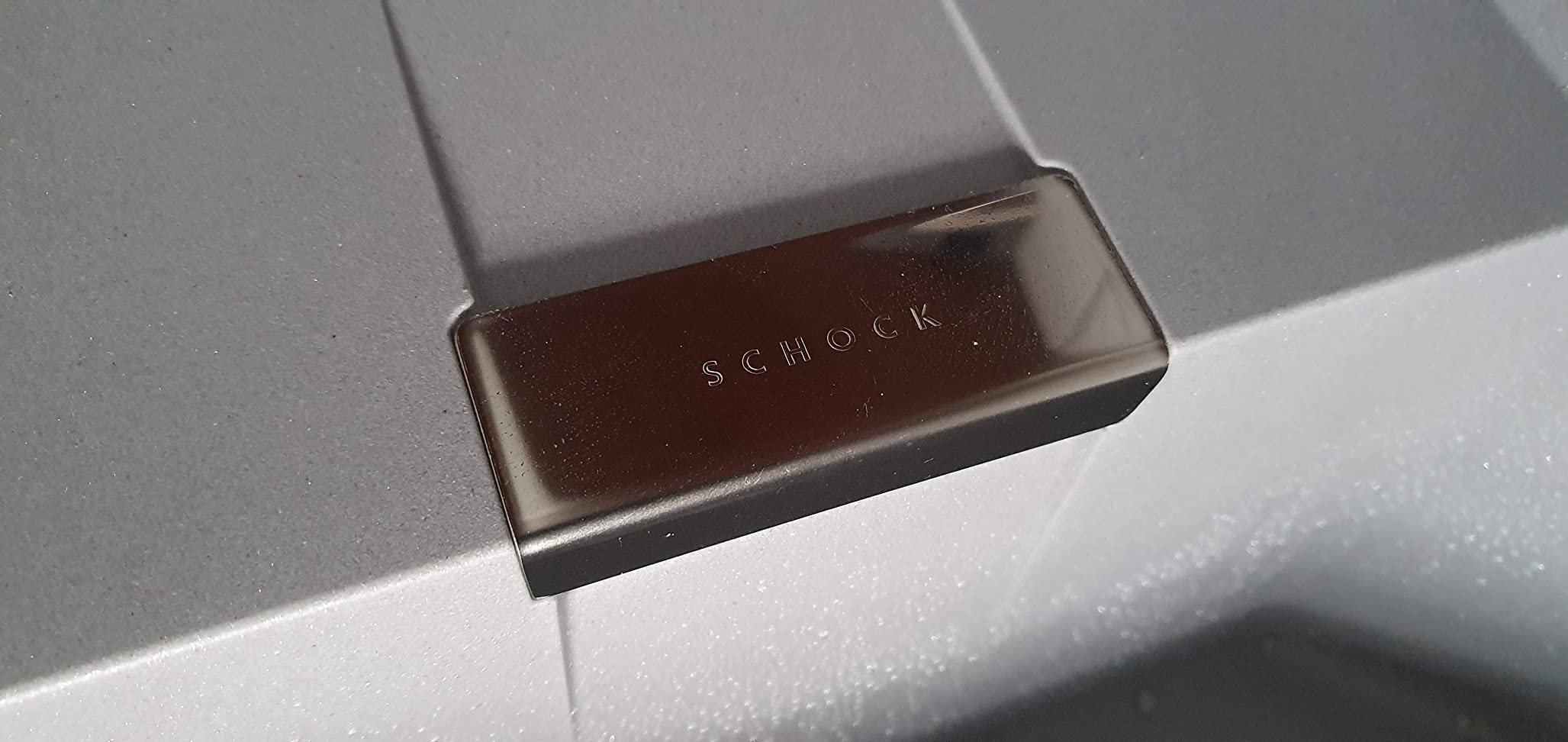 Schön, aber Montage fummelig
